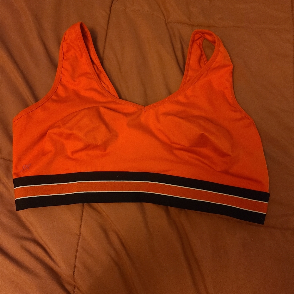 Ruby Ribbon 38 sports demi